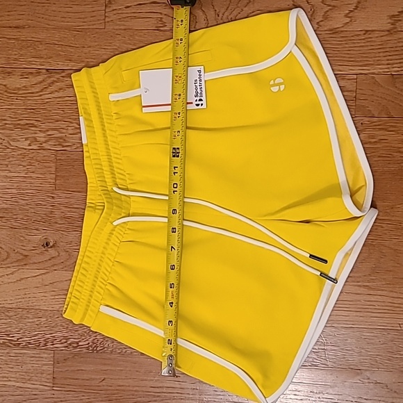 SPORTS ILLUSTRATED WOMEN'S YELLOW SHORTS ELASTIC WAISTBAND SIZE SMALL - Picture 8 of 11